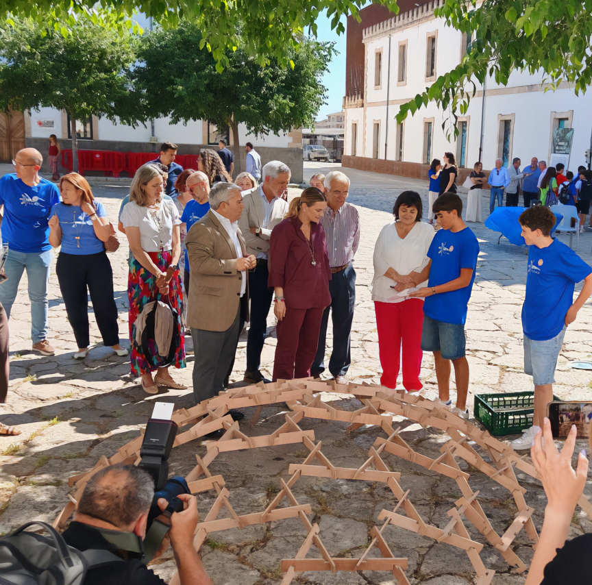 Els alumnes de 6è de primària del col·legi concertat Beata Francinaina Cirer d'Inca (FECIB) visiten la fira de projectes STEM durant la III edició d'Expotecno al Museu de l'Educació d'Inca amb la presència de Marga Prohens, presidenta del Govern de les Illes Balears.